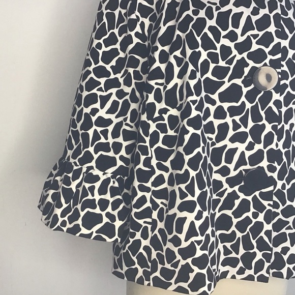 Sandro Sportswear Black/white giraffe print bell sleeve crop, swing Jacket 1X. - Picture 3 of 13